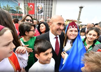 “İhtiyacımız olan tek şey yeniden Cumhuriyet ruhu ile kenetlenmek ve çalışmak”