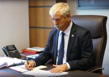 Bergama’da 4 bin çam ağacına ve antik kente bomba!
