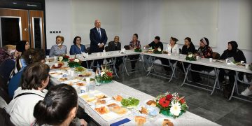 Barış Semt Merkezi’nin kursiyer kadınlarından iftar