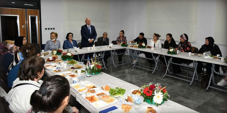 Barış Semt Merkezi’nin kursiyer kadınlarından iftar