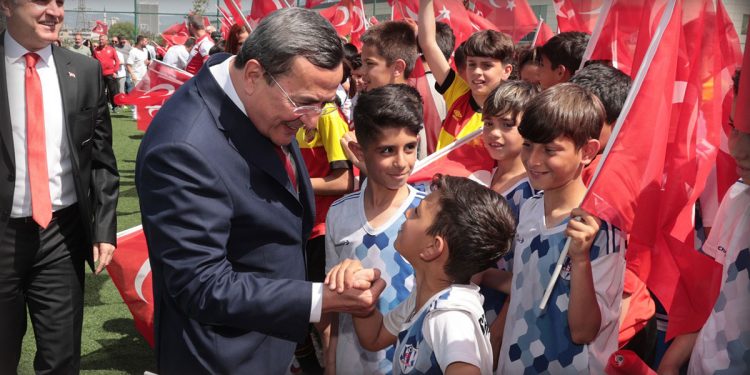 23 Nisan Konak’ın Dört Bir Yanında Kutlandı