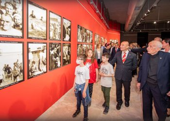 Konak Metro Sanat Galerisi Hanri Benazus’un Atatürk Sergisi Ile Açıldı