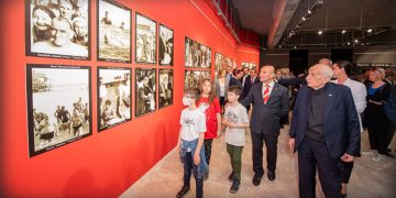 Konak Metro Sanat Galerisi Hanri Benazus’un Atatürk Sergisi Ile Açıldı