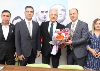 Murat Karayalçın: “Büyükşehir Belediyeleri, Yerel Hükümetler Gibi”