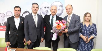 Murat Karayalçın: “Büyükşehir Belediyeleri, Yerel Hükümetler Gibi”