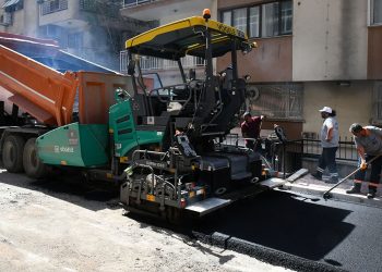 Karabağlar’da asfaltlama çalışmaları hızlandı