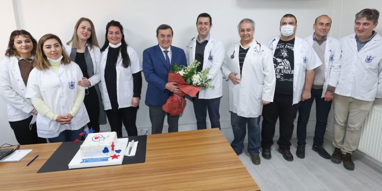 Konak Belediyesi Sağlıkçılarına Özel Ödül