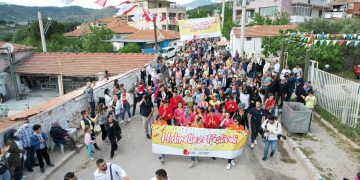 Bayraklı ‘baharı’ coşkuyla karşıladı