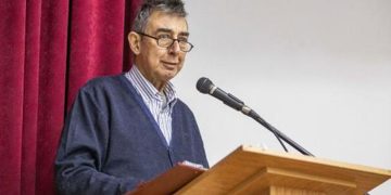 NİHAT DİRİM’İN ADI FOÇA DEMOKRASİ MEYDANINA VERİLDİ