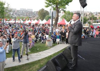 Bayraklı’da annelere 3 günlük festival