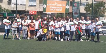 Anneler futbol oynadı…
