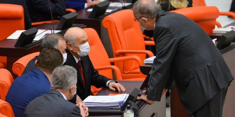 CHP’li Sertel Devlet Bahçeli’ye sözünü bir kez daha hatırlattı: “Kendi adıma bir yudum su istemem ama verdiğiniz sözü tutun”