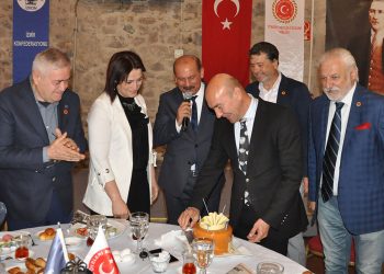 Başkan Soyer: ‘Kurtuluş reçetesi sizsiniz’
