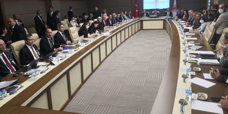 Serter’den ihracatçı birlikleri yasası tepkisi