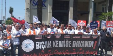 SGK’nın büro emekçileri mali ve özlük hakları için alana çıktı