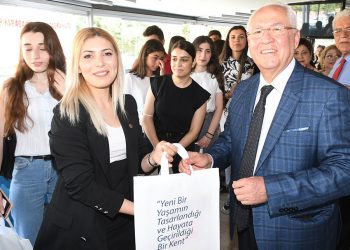 Başkan Selvitopu gençlerle kahvaltıda buluştu