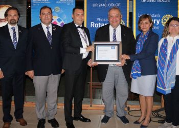 PHOKAİA ROTARY KULÜBÜ ULUSLARARASI TANINMA BELGESİNİ TÖRENLE ALDI