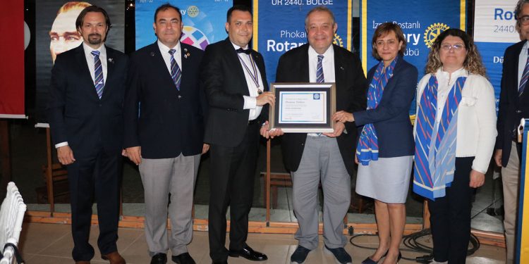 PHOKAİA ROTARY KULÜBÜ ULUSLARARASI TANINMA BELGESİNİ TÖRENLE ALDI