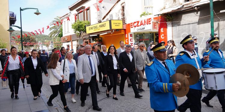 Çeşme’de 19 Mayıs coşkusu