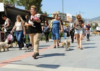 Karşıyaka Belediyesi’nden can dostlar için farkındalık yürüyüşü