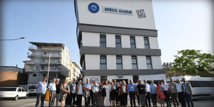 İzmir Kent Konseyleri Birliği Karabağlar’da buluştu