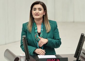 “Özel okul öğretmenleri köle gibi çalıştırılıyor”