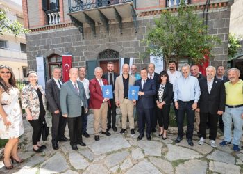 Konak Belediyesi ile Balkan ve Ada Türkleri Dernekleri arasında İşbirliği Protokolü imzalandı