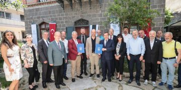 Konak Belediyesi ile Balkan ve Ada Türkleri Dernekleri arasında İşbirliği Protokolü imzalandı