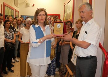 KADIN AR GE MÜHENDİSİNDEN GERENKÖY ORTAOKULUNA KÜTÜPHANE