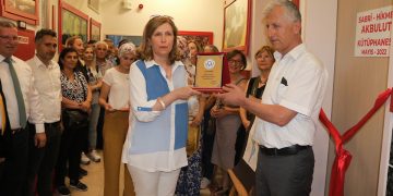KADIN AR GE MÜHENDİSİNDEN GERENKÖY ORTAOKULUNA KÜTÜPHANE