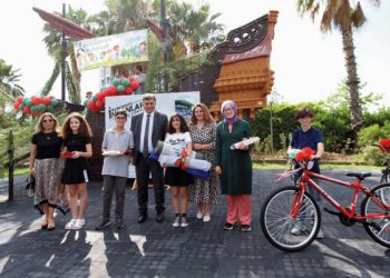 GENÇ KALEMLERDEN İKLİM KRİZİNE KARŞI DUYARLILIK DERSİ