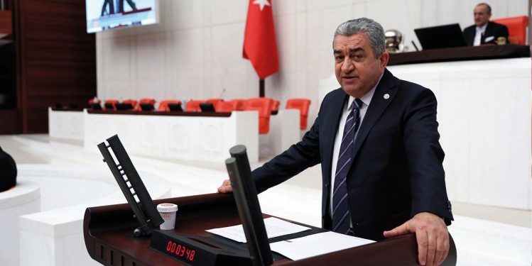 “Aliağa Endüstri Bölgesi’ne 3 yıldır bir çivi bile çakılmadı”