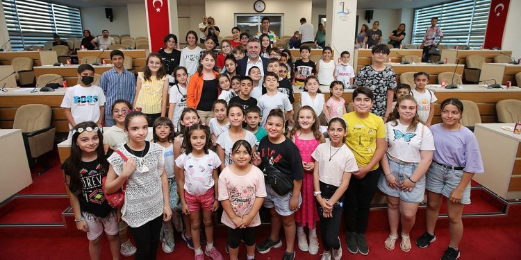 Çocuklar sordu, Başkan Sandal yanıtladı