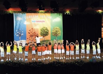 NARLIDERE’NİN NAR ÇİÇEKLERİ MEZUN OLDU