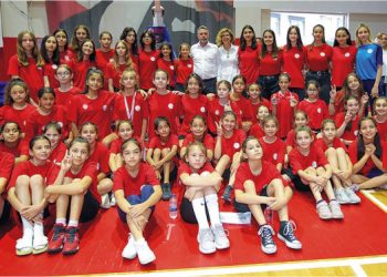 Bayraklı’nın Yaz Spor Okullarına renkli açılış