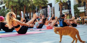 KARŞIYAKA’DA “DÜNYA YOGA GÜNÜ” BULUŞMASI&nbsp;