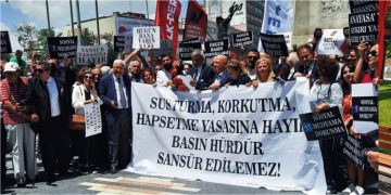 Gazeteciler, ‘Sansür Yasası’na ‘Hayır’ dedi