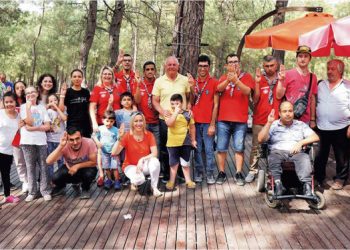 ÖZEL GEREKSİNİMLİ BİREYLERE KARAKAYALI’DAN ÖZEL İLGİ