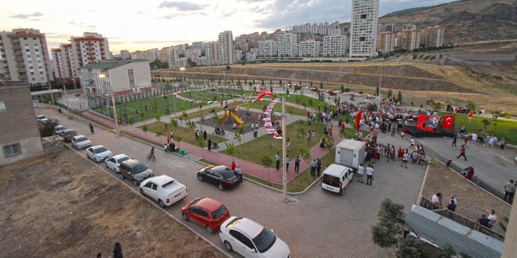 PROF. DR. GÜNGÖR NİŞLİ’NİN ADI KARŞIYAKA’DA YAŞAYACAK