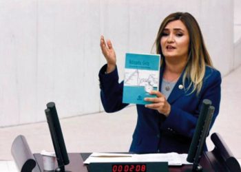 CHP İzmir Milletvekili Av. Sevda Erdan Kılıç’tan Bakan Nureddin Nebati’ye Meclis kürsüsünden ekonomi tepkisi: “İktisada Giriş” kitabını kargoyla gönderiyorum”