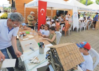 Çocuklar hem eğlendi hem de çevre sorunlarını öğrendi