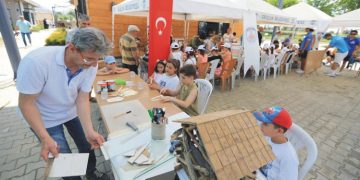 Çocuklar hem eğlendi hem de çevre sorunlarını öğrendi