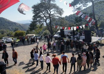 KARŞIYAKALI BABA VE ÇOCUKLARA MUHTEŞEM KAMP