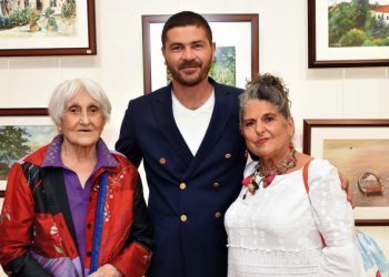 FOÇA’DA GÜLŞEN PASİN VE SUMRU PASİN RESİM SERGİSİ