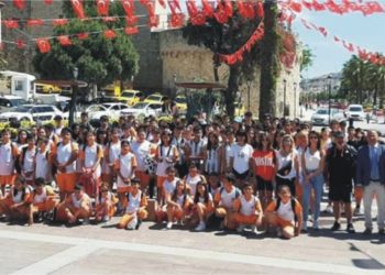 Denizin çocukları, Karaburun’a zaferle döndü