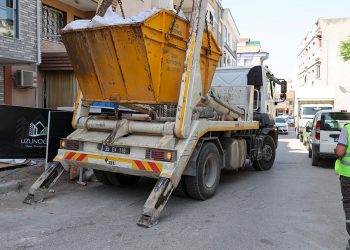 Yaz tadilatlarıyla moloz mesaisi de hızlandı