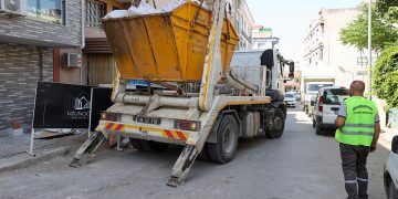 Yaz tadilatlarıyla moloz mesaisi de hızlandı