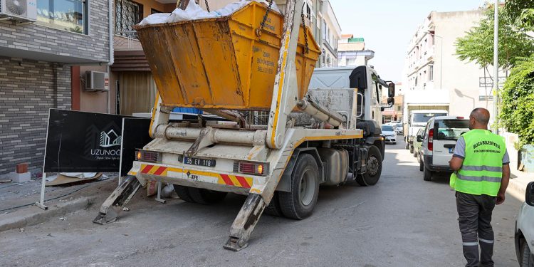 Yaz tadilatlarıyla moloz mesaisi de hızlandı