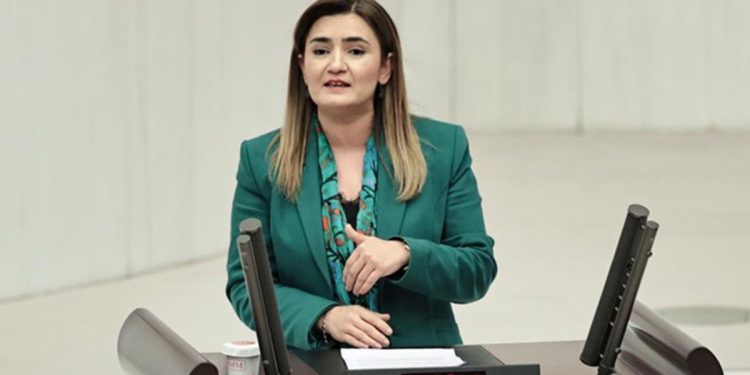 CHP İzmir Milletvekili Av. Sevda Erdan Kılıç:“İzmir’de kızlarımız kaçırılıyor, İçişleri Bakanı ise sosyal medyada trollük yapıyor!”