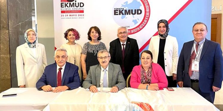 Enfeksiyon hastalıkları masaya yatırıldı